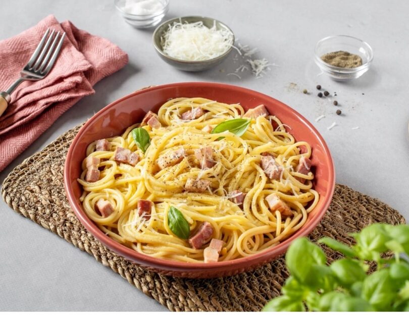 Espaguetis a la Carbonara: Historia, Técnica y Secretos de un Clásico Italiano